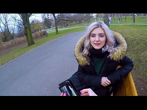 ❤️ Кончаҳои гарми бегонаро барои пул фурӯ мебарад - минет дар парк аз ҷониби Ева Элфи Секс  дар мо ﹏